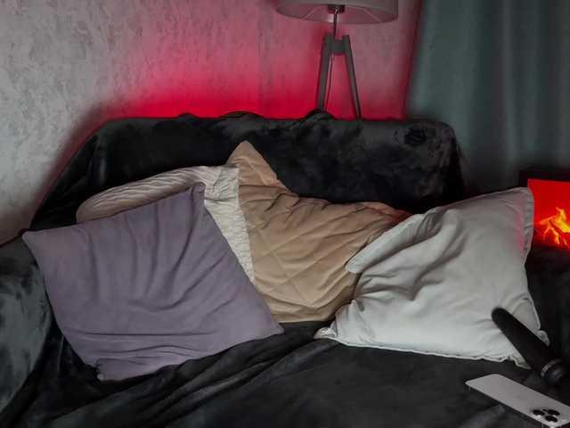 Watch PinkFoxya Live On Cam