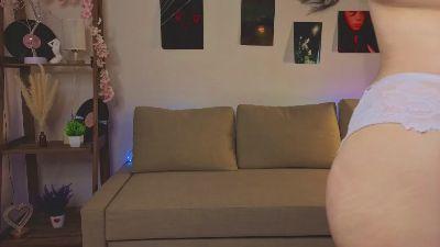 Watch EmelineDinges Live On Cam