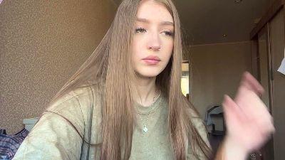 Watch KarrieLallo Live On Cam