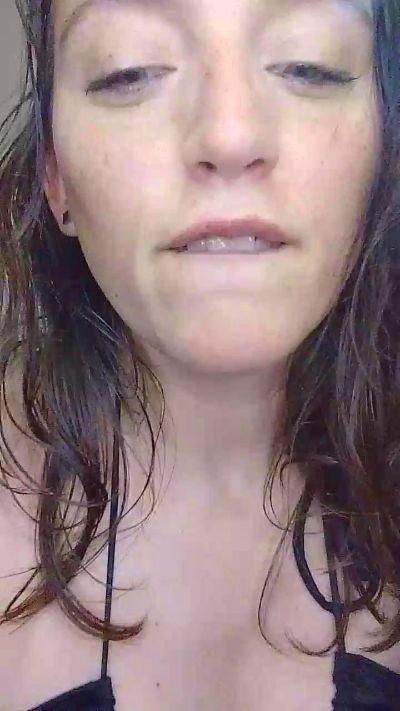 Watch Mileepecas Live On Cam