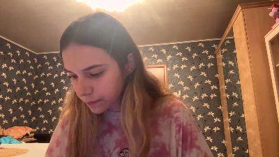 Watch NgaReusing Live On Cam