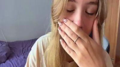 Watch RosalbaPyette Live On Cam