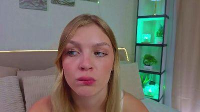 Watch WillaLawrence Live On Cam