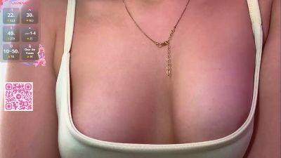 Watch petitecurly Live On Cam