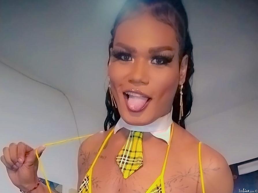 Watch DirtySara Live On Cam