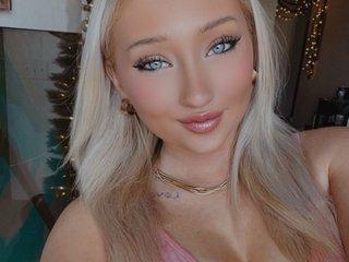 Watch Avaquinnxo Live On Cam