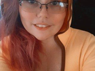 Watch CurvyGina Live On Cam