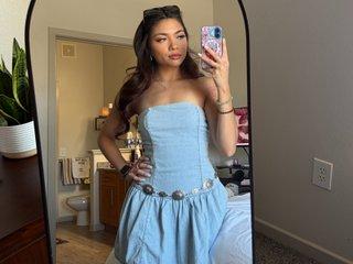 Watch DesireeGrey22 Live On Cam