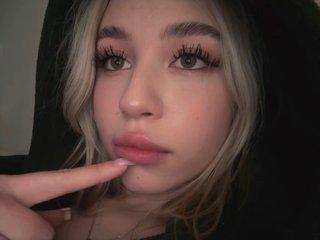 Watch SidneySween19 Live On Cam
