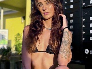 Watch Tiny_Taylorr Live On Cam