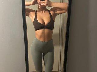 Watch Zaraaaax Live On Cam