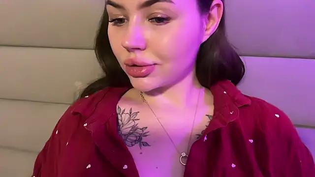 Watch AlmaryKim Live On Cam