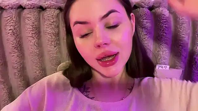 Watch AlmaryKim Live On Cam