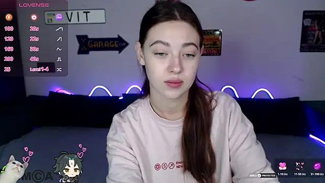 Watch AmourLily Live On Cam