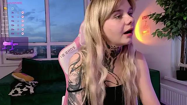 Watch Britney_Lynch Live On Cam