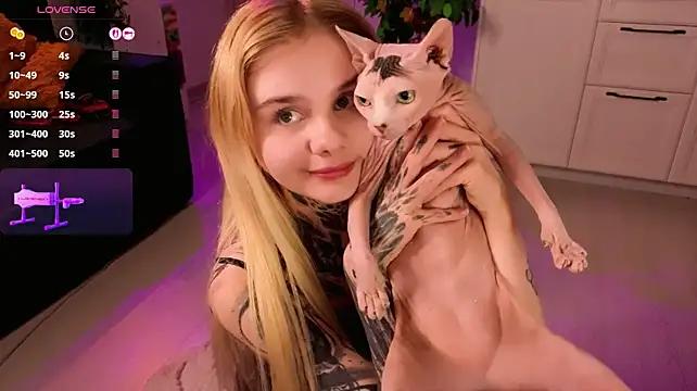 Watch Britney_Lynch Live On Cam