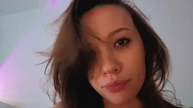 Watch DemiDee Live On Cam