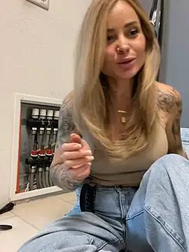 Watch Etwas_neugierig Live On Cam