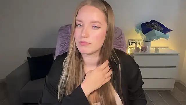 Watch EvaMaddison Live On Cam
