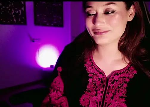 Watch GoddessAnna Live On Cam