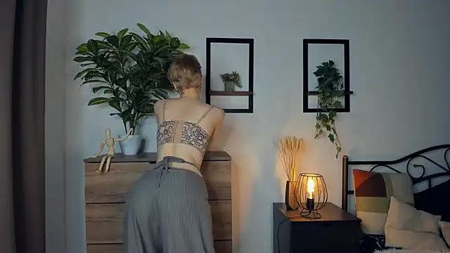 Watch JanettePerro Live On Cam