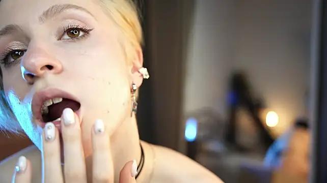 Watch JanettePerro Live On Cam