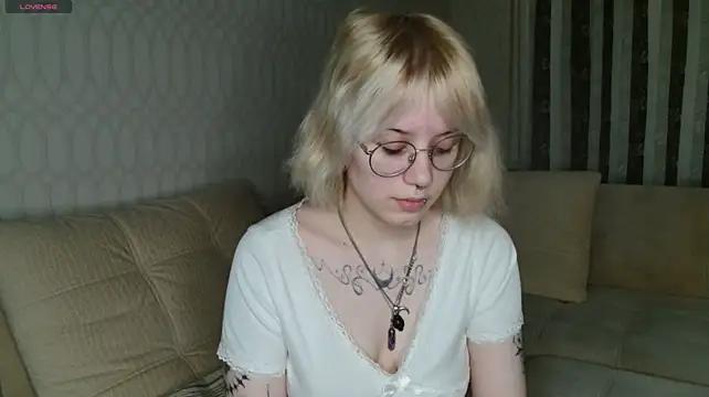 Watch KellePourier Live On Cam