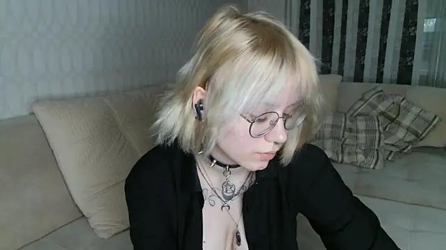 Watch KellePourier Live On Cam