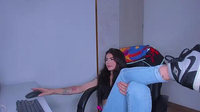 Watch Lisegg_ Live On Cam