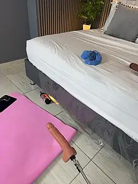 Watch MadisonLema Live On Cam