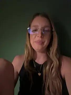 Watch Ninalynnx Live On Cam
