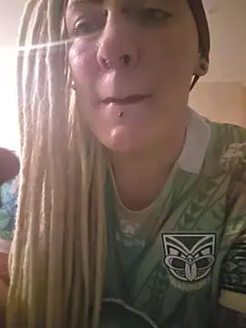 Watch PinkTheHawk Live On Cam
