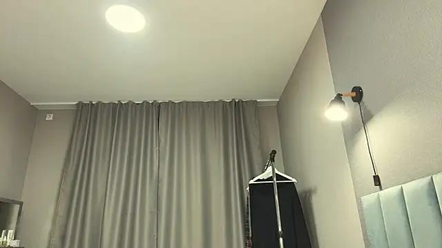 Watch Veluxe Live On Cam