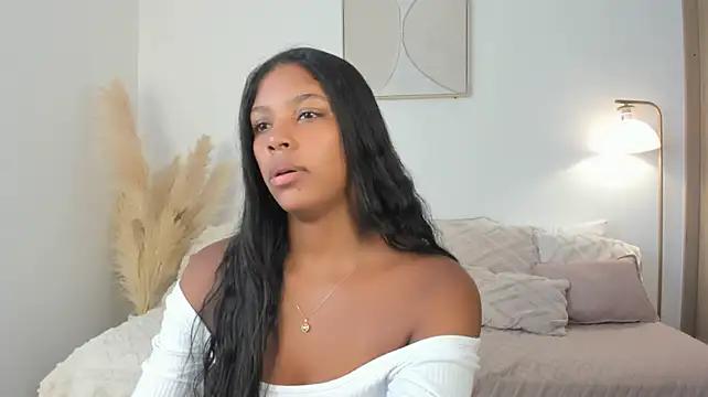 Watch ZOEGARNER01 Live On Cam