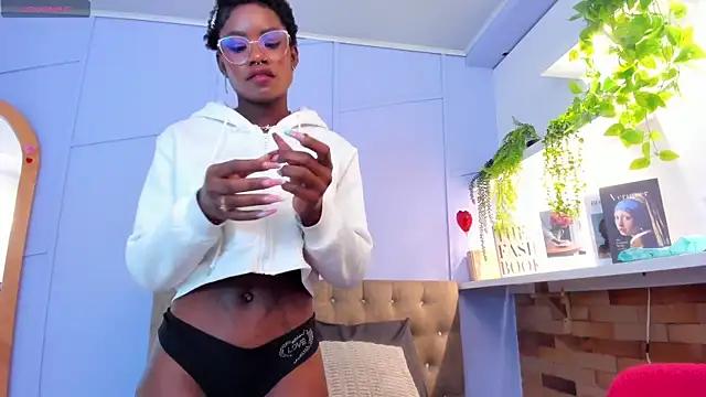 Watch amber-hill Live On Cam