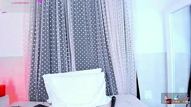 Watch pinky__bunny Live On Cam