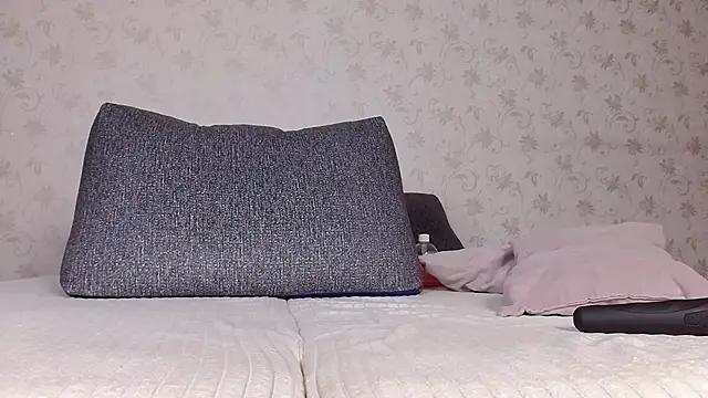 Watch sofiaa_here Live On Cam