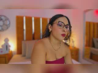 Watch MarilynHills Live On Cam